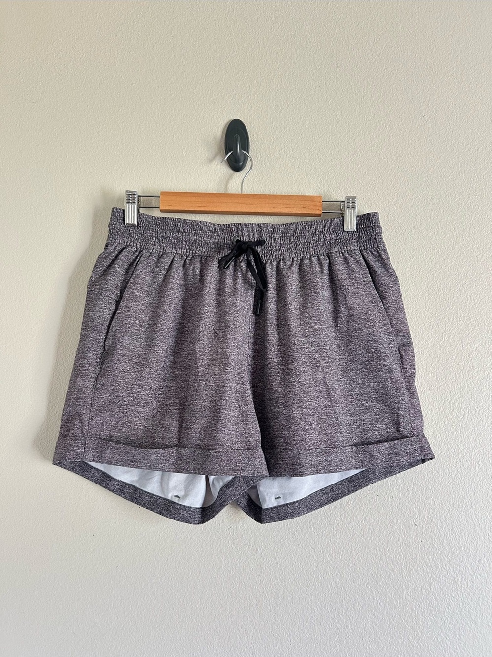 Lululemon Spring Break Away Short‎ 4-way Stretch Heather Grey Size 10 (E17)